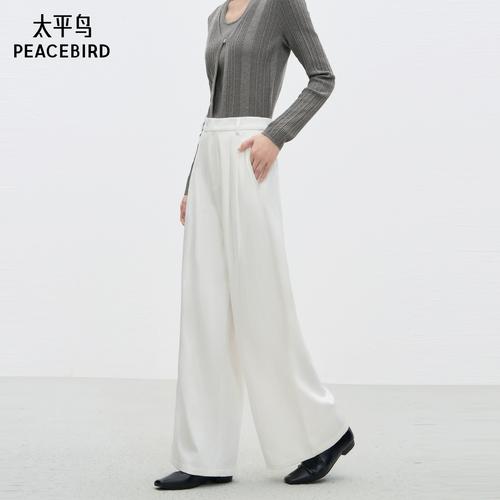 太平鸟女装2025新款有哪些新亮点?-图3 太平鸟女装2025新款有哪些新亮点?-图3