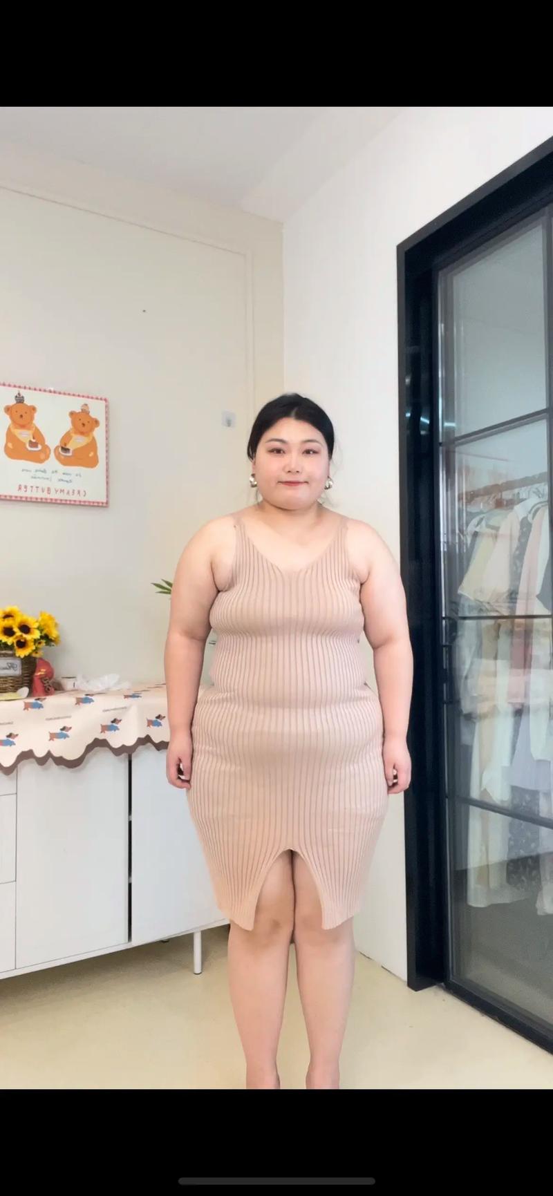 胖女生穿什么显瘦好看?-图2 胖女生穿什么显瘦好看?-图2