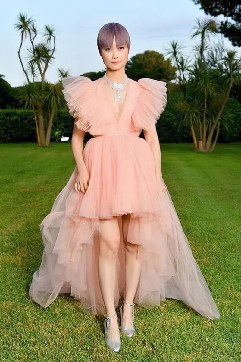 李宇春女装造型有何独特魅力?-图1 李宇春女装造型有何独特魅力?-图1