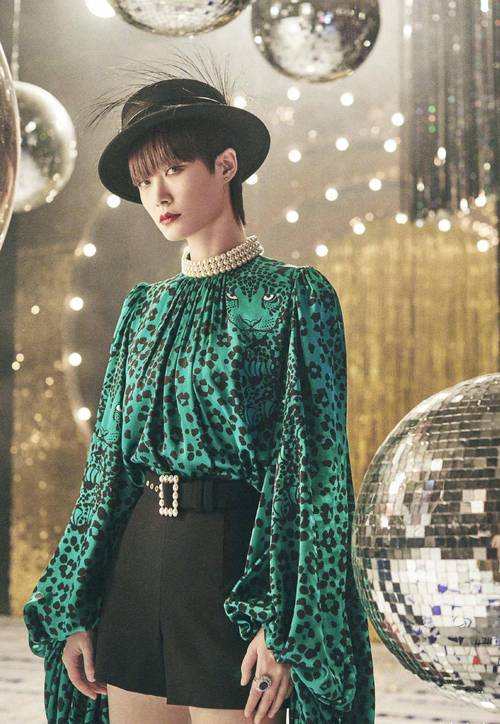 李宇春女装造型有何独特魅力?-图3 李宇春女装造型有何独特魅力?-图3
