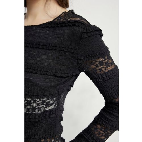 秋水伊人缕空短袖，镂空设计显瘦吗？-图3