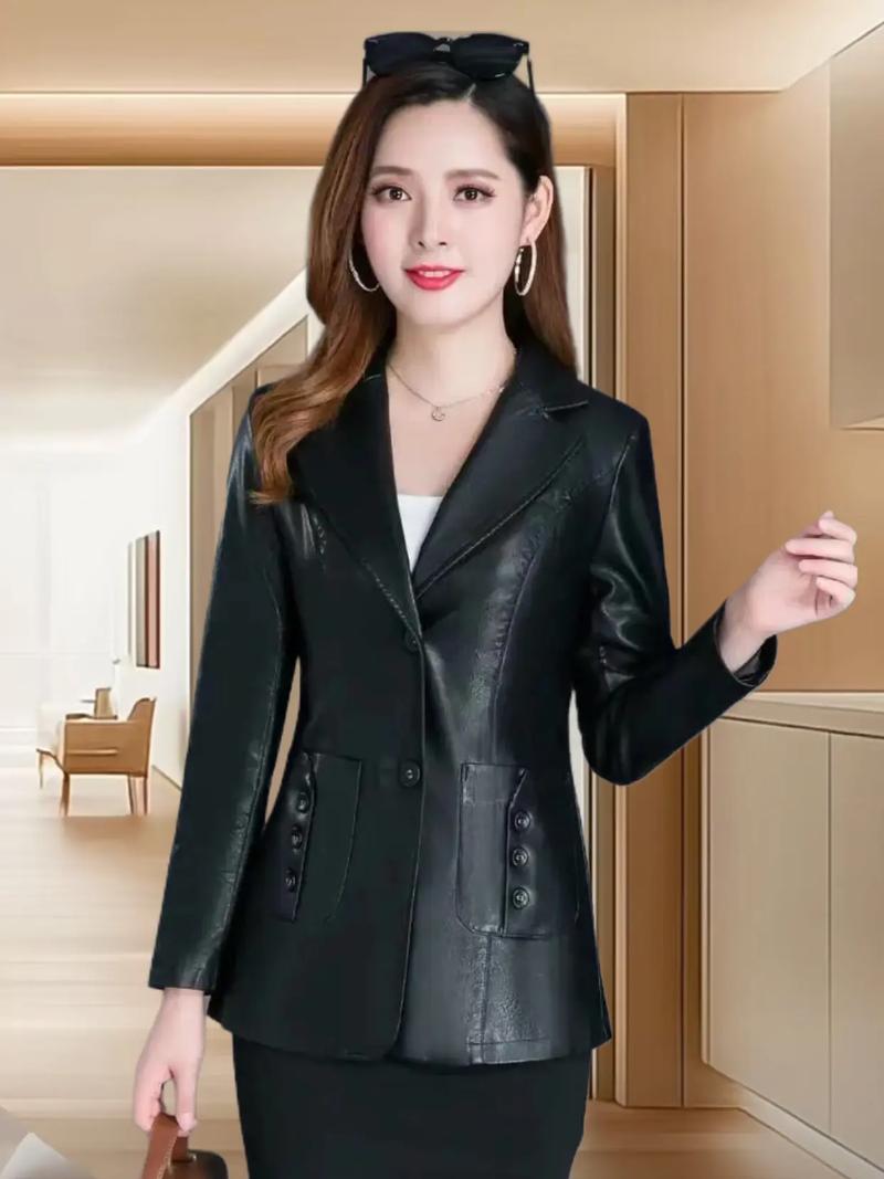 秋装新款皮衣套装,显瘦百搭吗?-图1 秋装新款皮衣套装,显瘦百搭吗?-图1