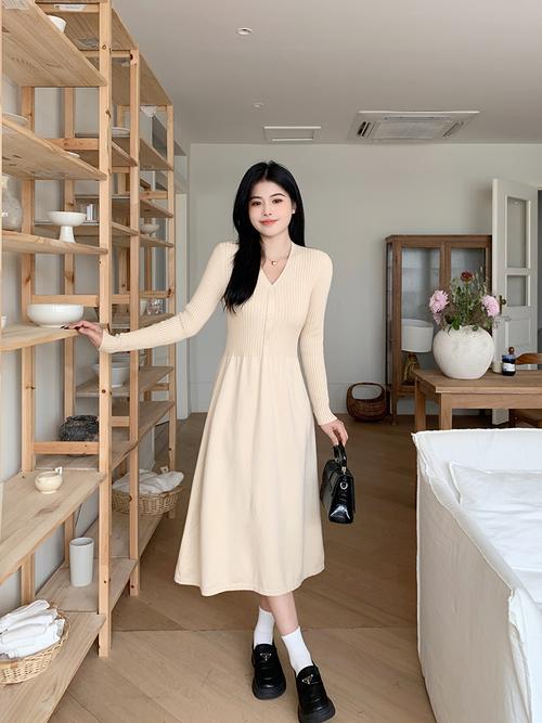 大码冬装连衣裙选款有哪些技巧？-图3