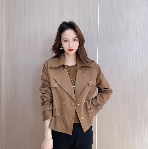 18年流行女装外套，今年还能穿吗？-图1