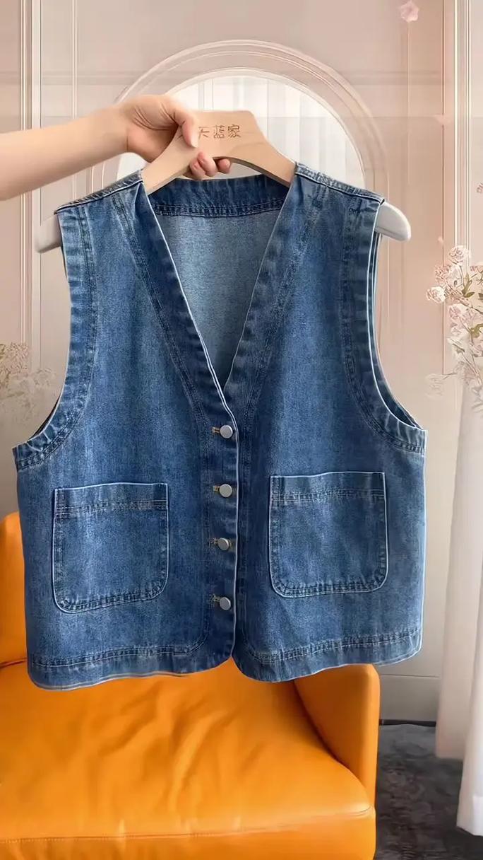 25-30岁女性选马甲，哪些风格更合适？-图2