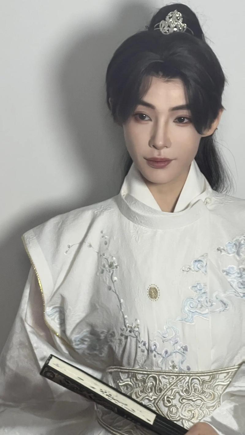 妆容人若彩虹，遇上方知有？-图1