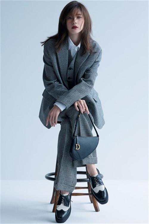 时尚女装杂志如何搭出高级感？-图3