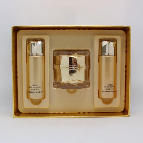 20岁肌肤适合用什么护肤品？-图2