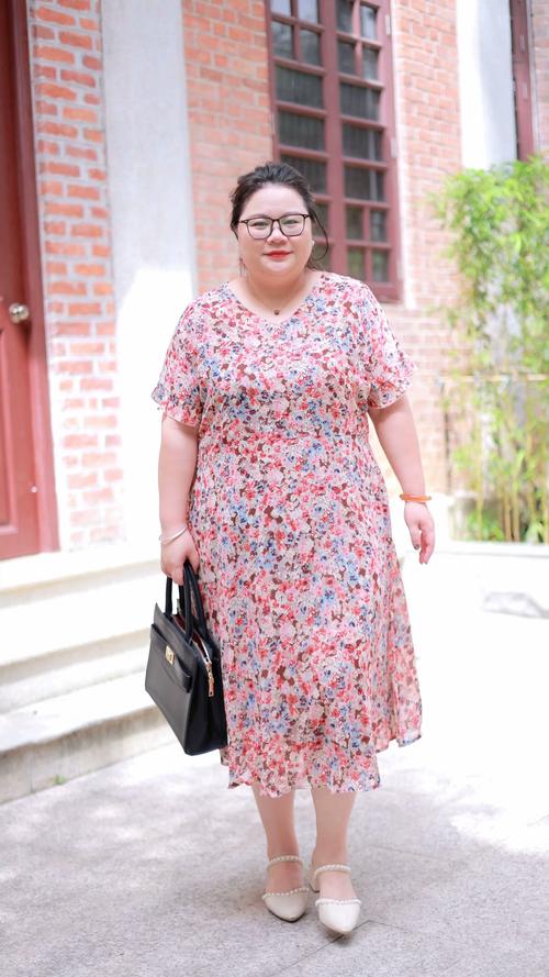 胖女生怎么搭显瘦？搭配图片看这里！-图1