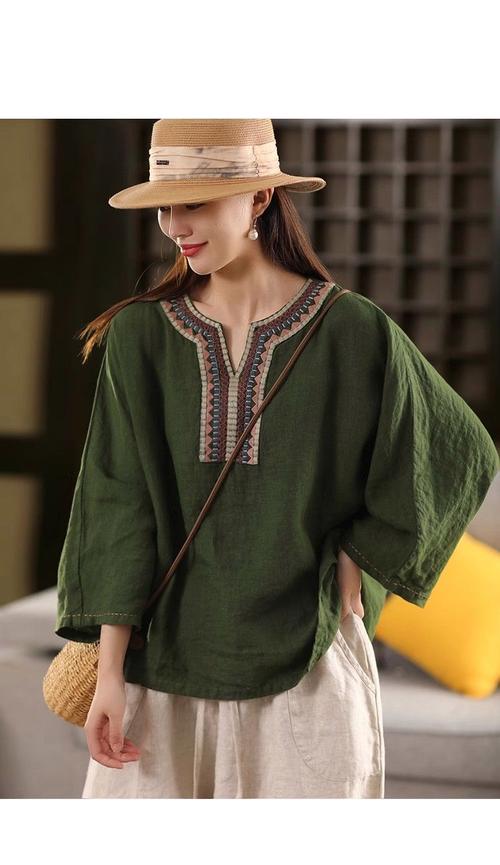 中民族风棉麻衬衫如何搭配更出彩？-图2