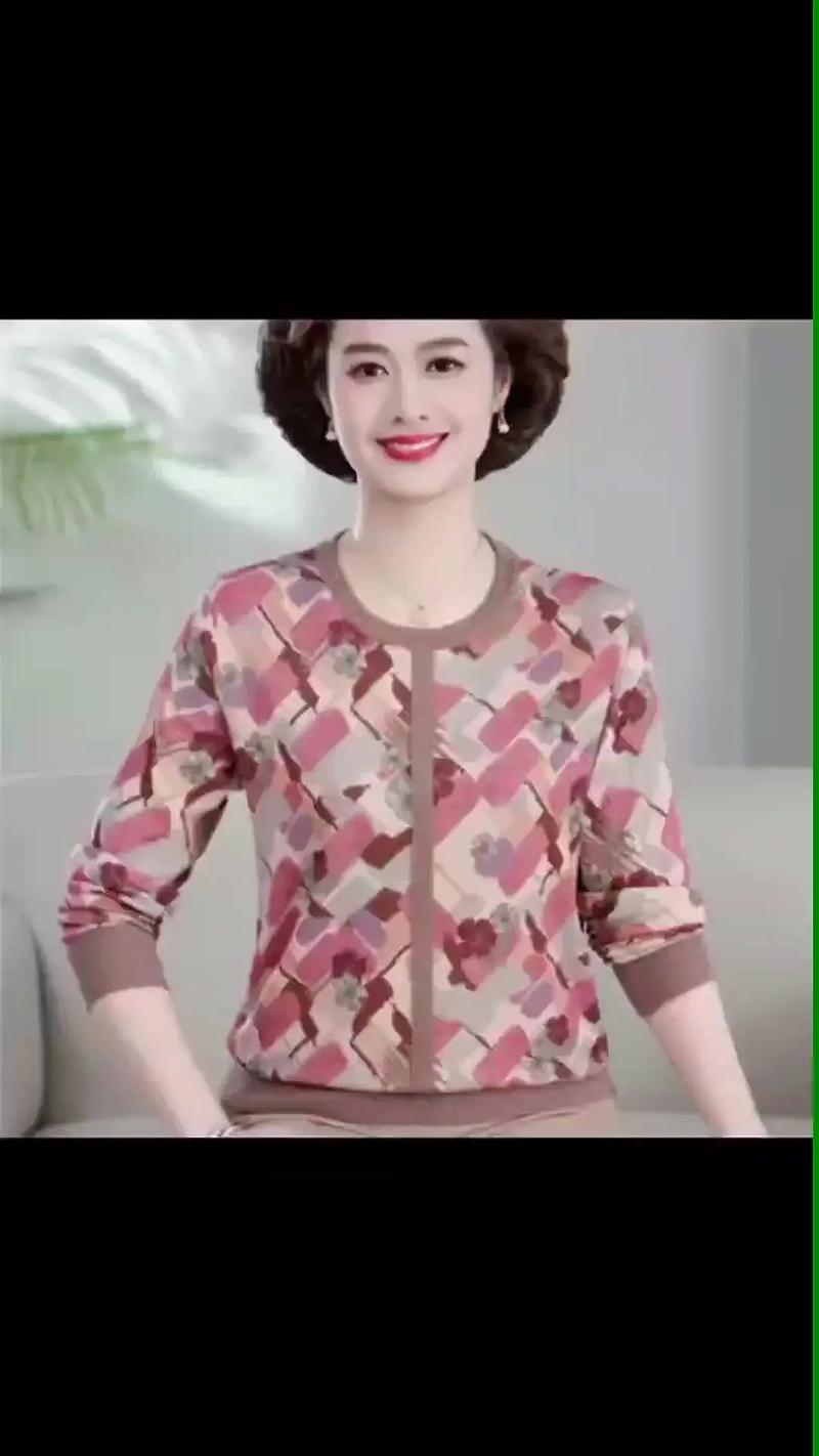 2025中老时尚女装有何新趋势？-图3