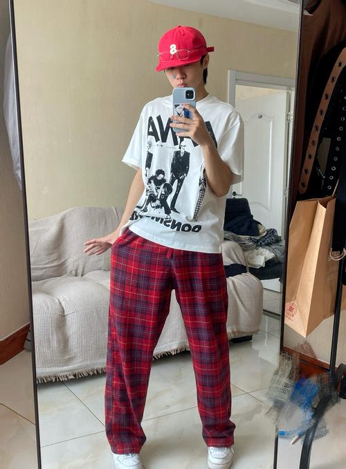 男穿女装怎么搭好看?图片示范来了-图1 男穿女装怎么搭好看?图片示范来了-图1