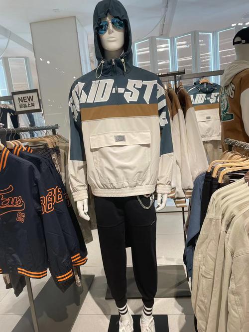 以纯中长夹层外套，显瘦百搭选哪款？-图1