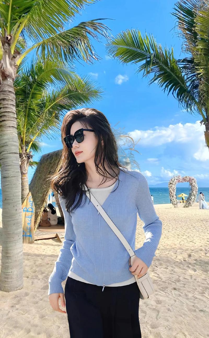 2025春季女装新款有哪些流行款式？-图2