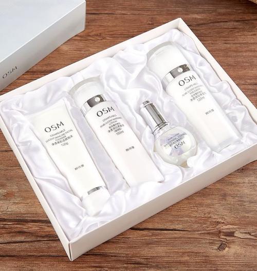 女生初次护肤，到底该买哪些基础款才不踩雷？-图2