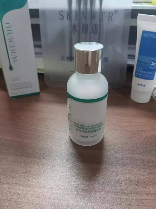 祛痘、美白、抗老，一瓶精华能全搞定吗？-图2