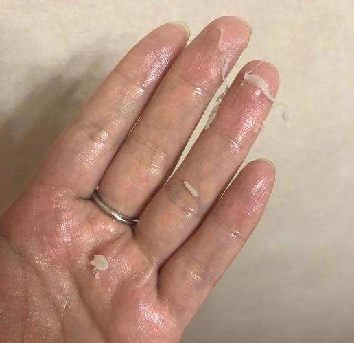 护肤品搓泥是咋回事？-图2