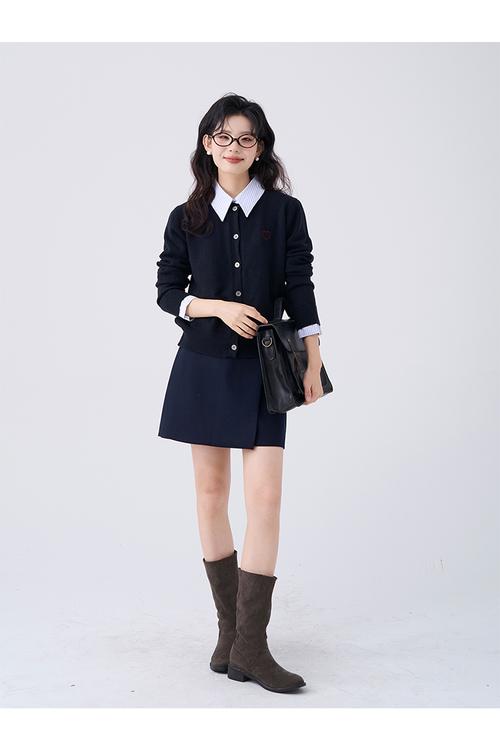 2025时尚学生女装，如何定义青春新风尚？-图3