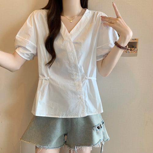 夏季中午女装上衣新款,清凉透气还是时尚吸睛?-图1 夏季中午女装上衣新款,清凉透气还是时尚吸睛?-图1