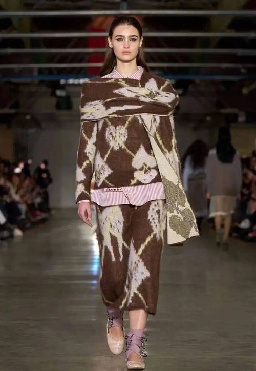 2025女装趋势有哪些新风向？-图2