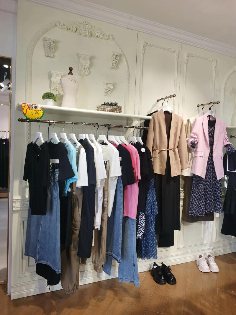 伊乐闻女装价位大概在什么范围？-图2
