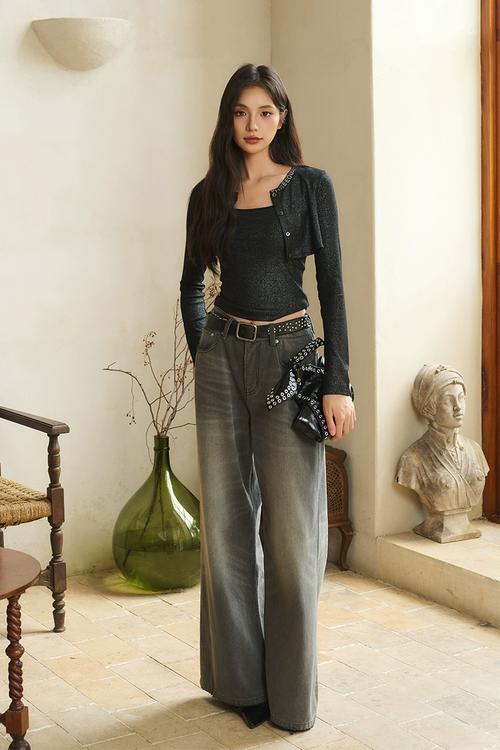 银泰复古女装系列有何独特设计？-图1