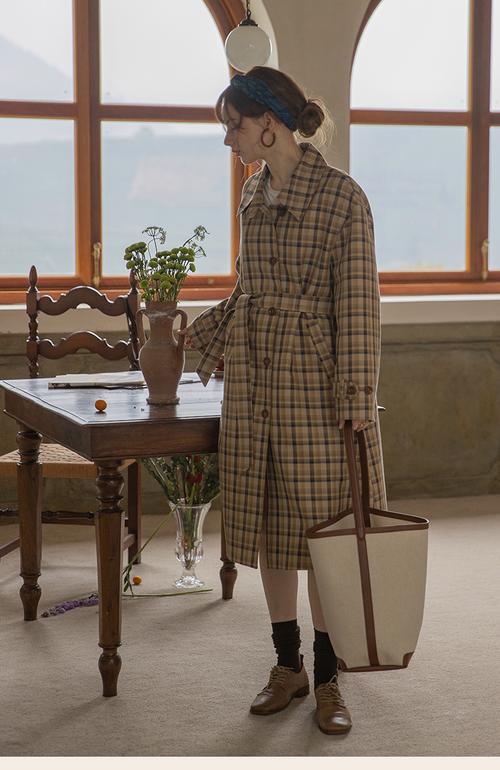 香港巴黎风女装格子款，如何融合两地风格？-图1