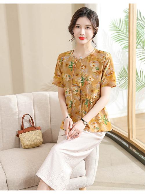 40-50岁夏装女装,选款显瘦显气质?-图3 40-50岁夏装女装,选款显瘦显气质?-图3