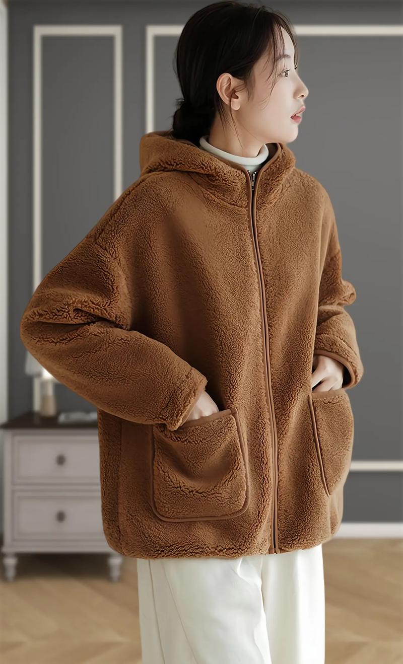 看所有外衣女装图片，有哪些款式推荐？-图2