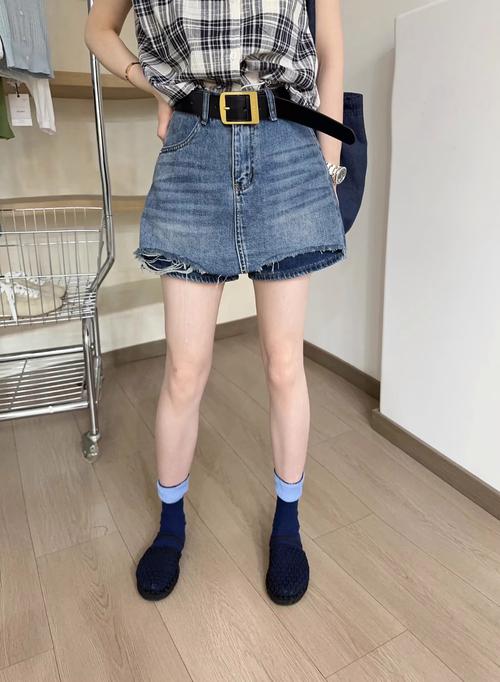 高档品牌女装夏装短裤，怎么选才显气质？-图1