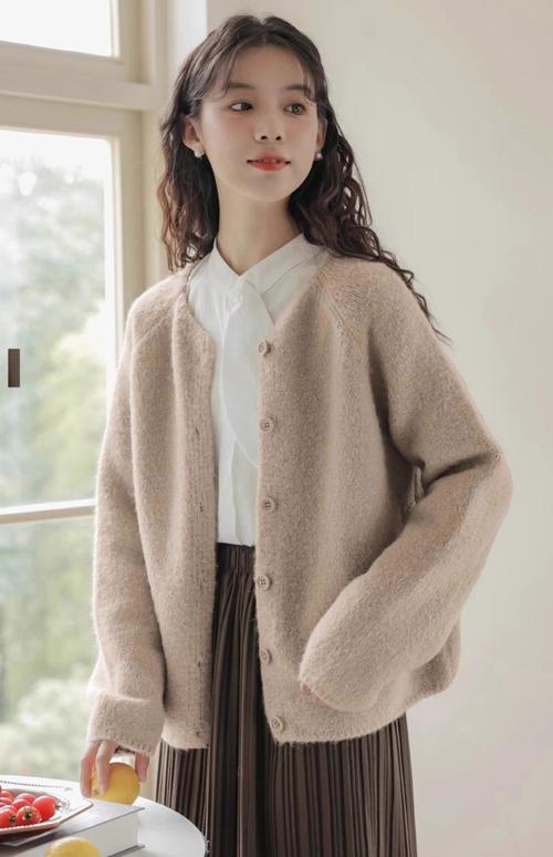 秋季女装长款针织外套怎么选？-图3