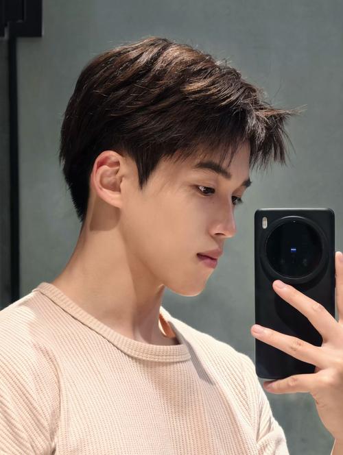 高中男生该用哪些护肤品？-图1