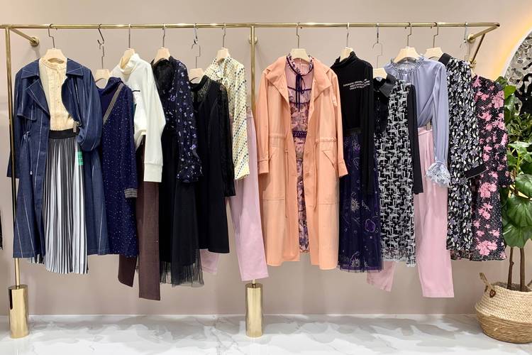 哪个女装品牌衣服好?-图2 哪个女装品牌衣服好?-图2