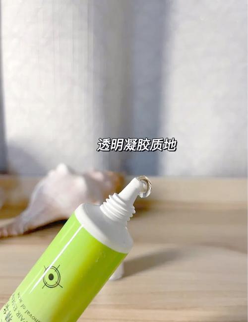 雪完美祛痘的白色东西是什么成分?-图1 雪完美祛痘的白色东西是什么成分?-图1