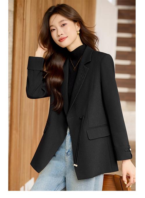 秋季外套怎么搭才显瘦又时髦?-图1 秋季外套怎么搭才显瘦又时髦?-图1