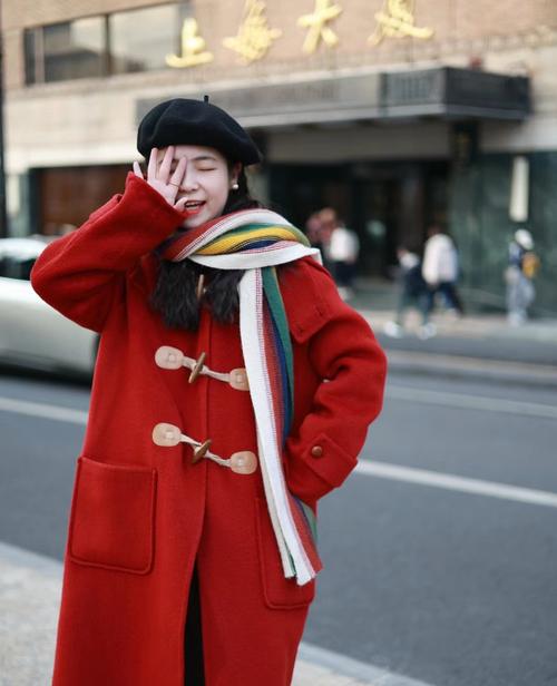 冬天女装帽子怎么搭衣服显气质？-图1