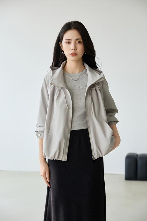 女装搭配时尚秋装图片-图1 女装搭配时尚秋装图片-图1