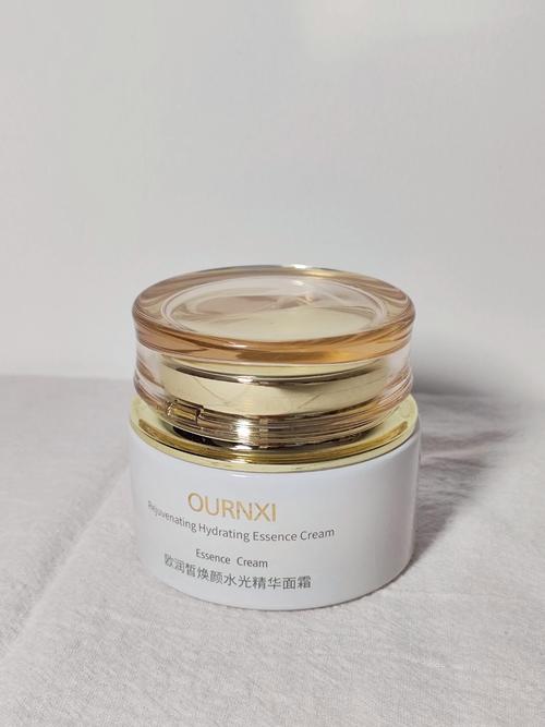 冬天脸干到底该用啥护肤品？-图1