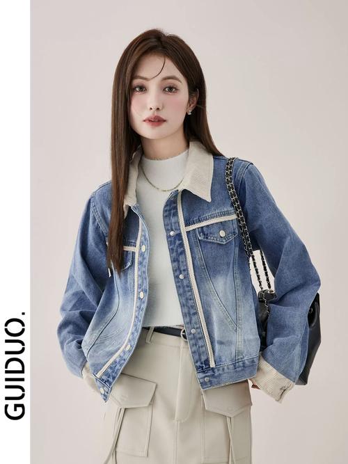 春季牛仔外套怎么选才显瘦百搭?-图2 春季牛仔外套怎么选才显瘦百搭?-图2