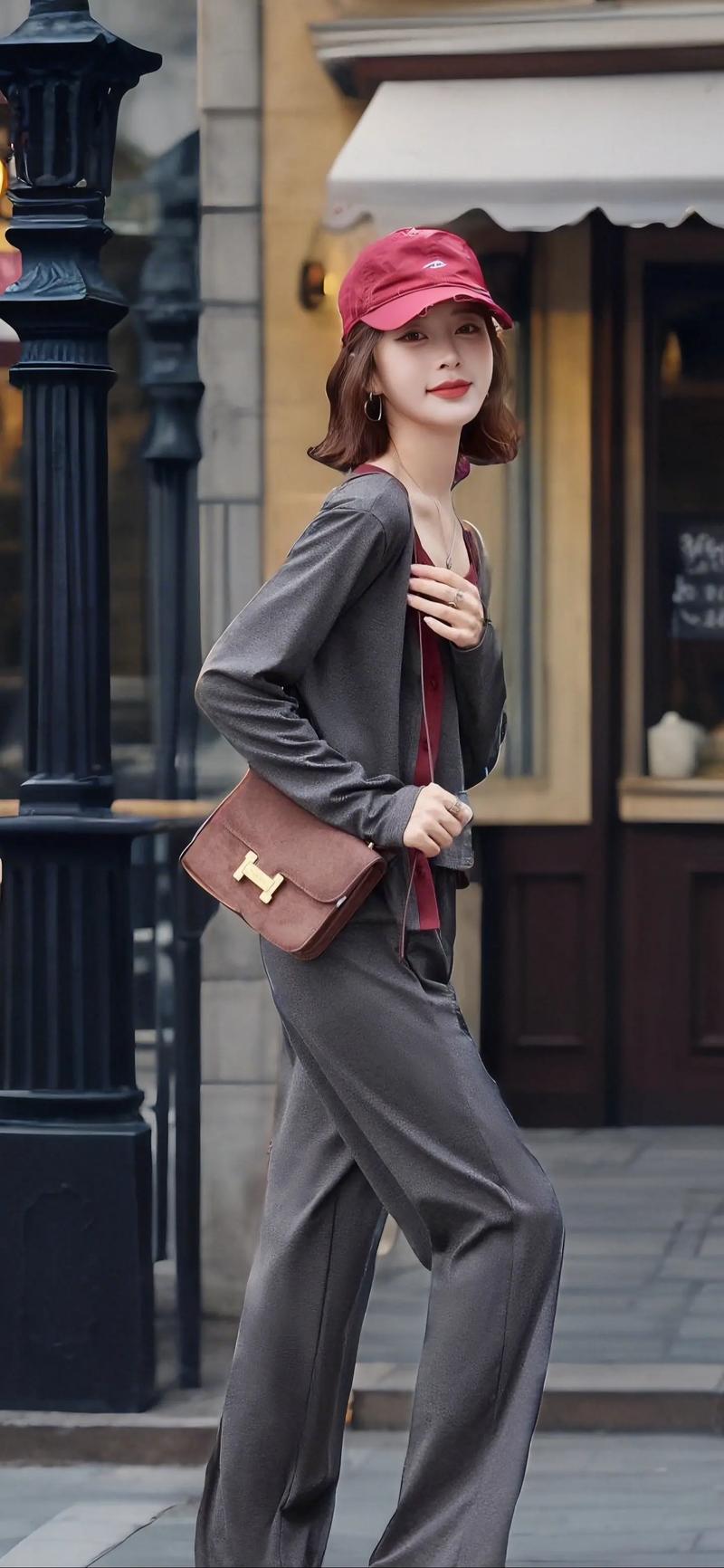 休闲套装女装国际品牌有哪些热门选择？-图1