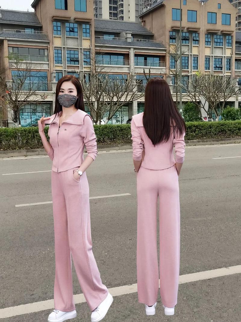 休闲套装女装国际品牌有哪些热门选择？-图2