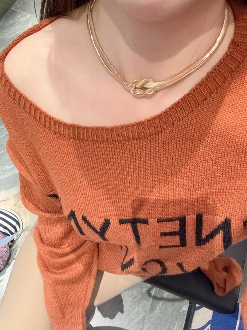 脖子后扣女装怎么选才好看？-图1