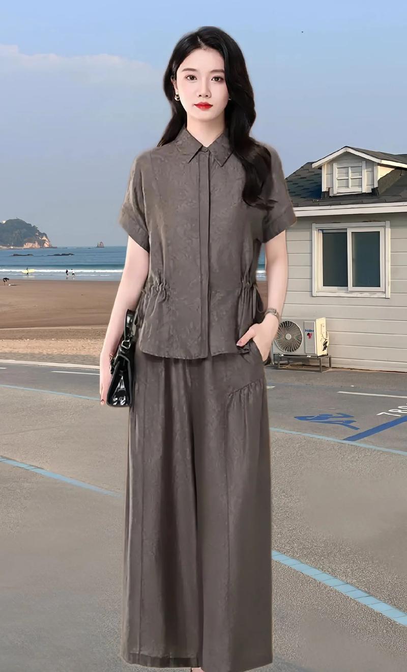 今年女装流行色是什么？-图1