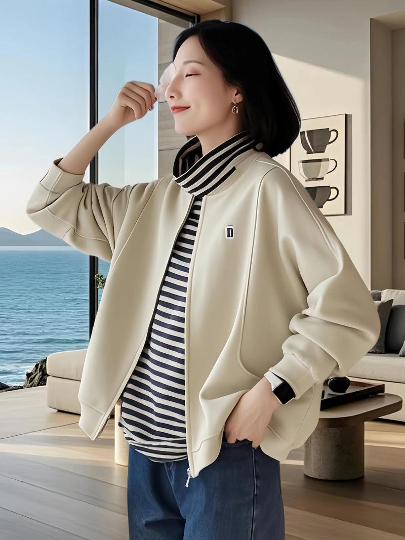 秋季新款卫衣怎么搭才时髦？-图1