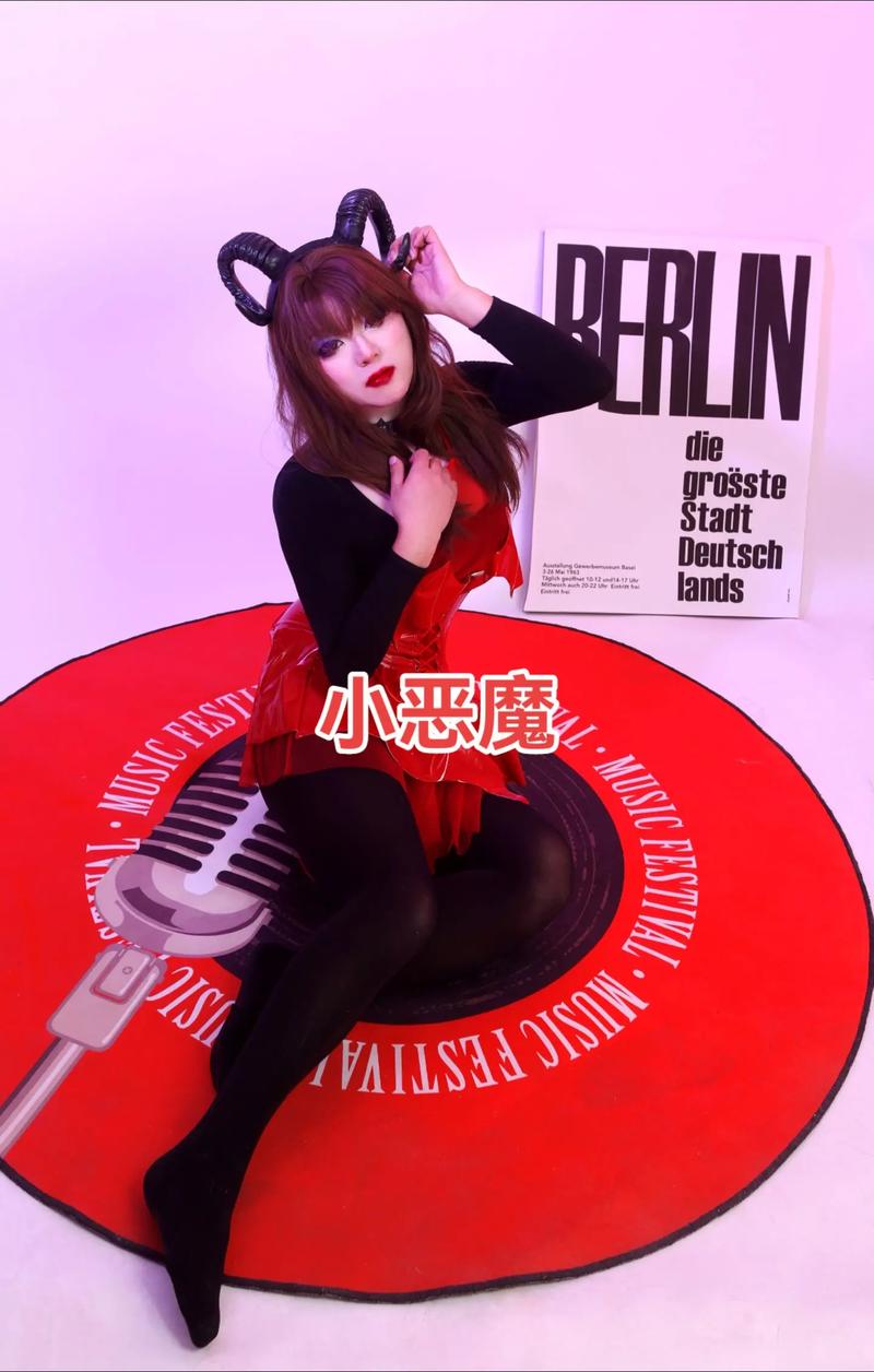 男扮女装教化妆，为何能走红？-图2