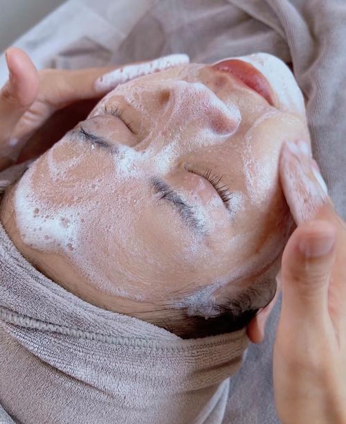 汗蒸后能立刻洗脸护肤吗？-图2