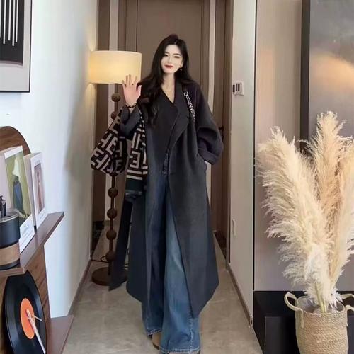 时尚长款呢子外套女装，选款搭配有技巧？-图2