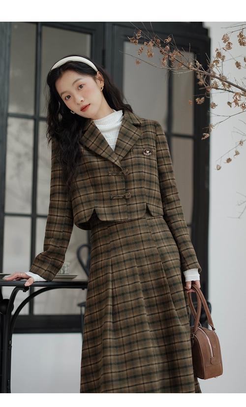 学院风冬裙套装怎么选才显瘦？-图3