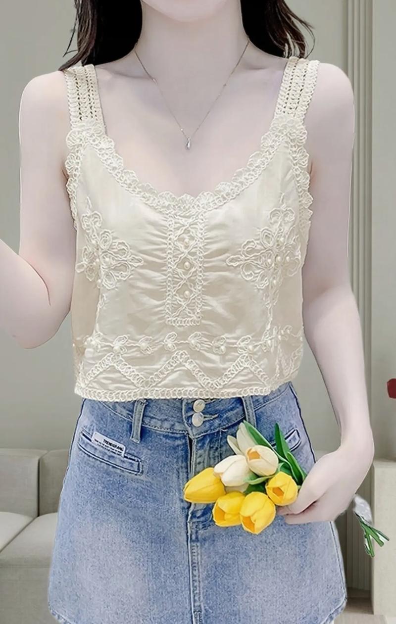 小款背心女装有哪些潮流款式？-图2