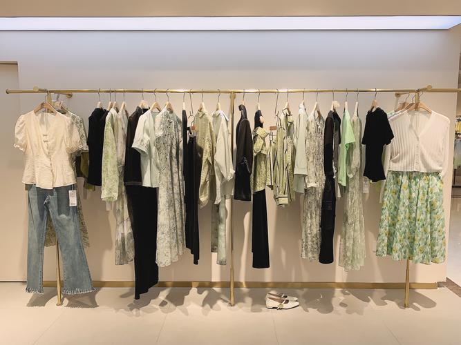 中国女装品牌大全有哪些？-图3